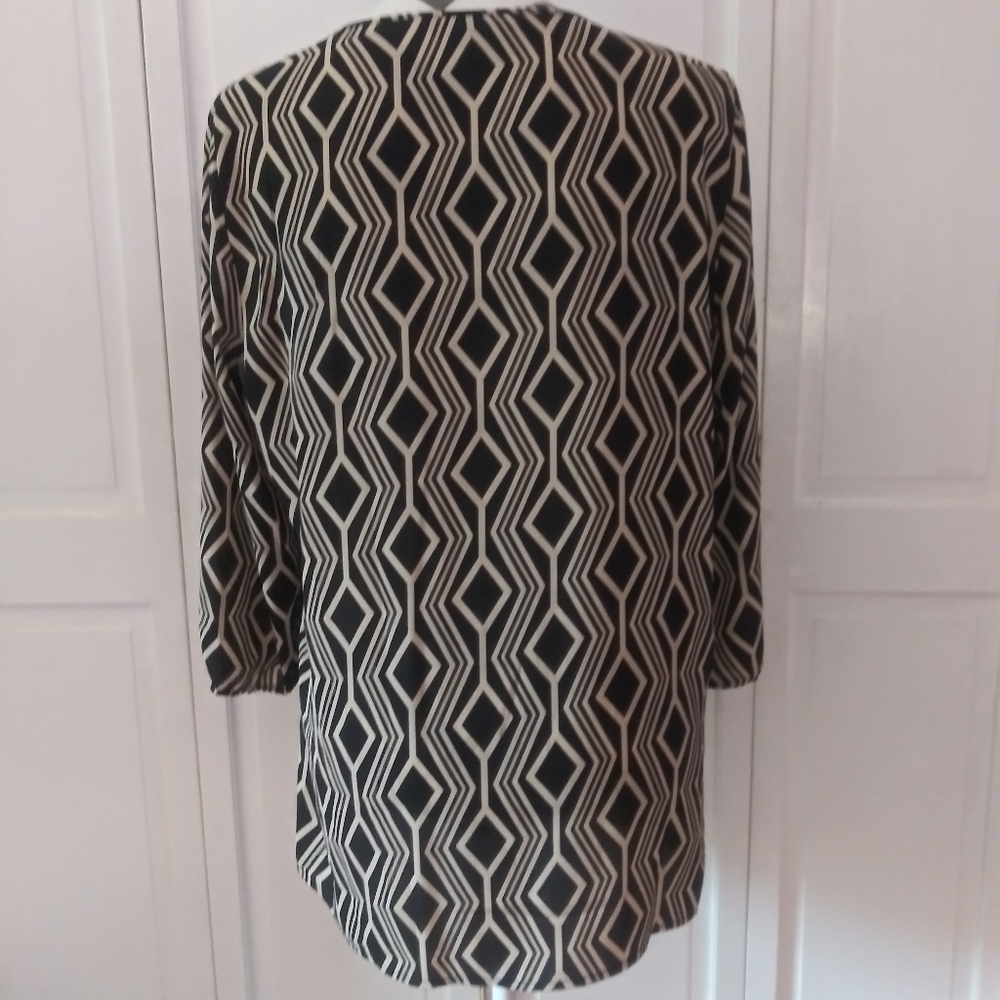 Diamond Design Blouse - Picture 2 of 4